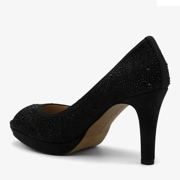 NWT ADRIENNE VITTADINI  GERVIN BLACK HEEL PUMP - Size 10 M - Picture 3 of 7